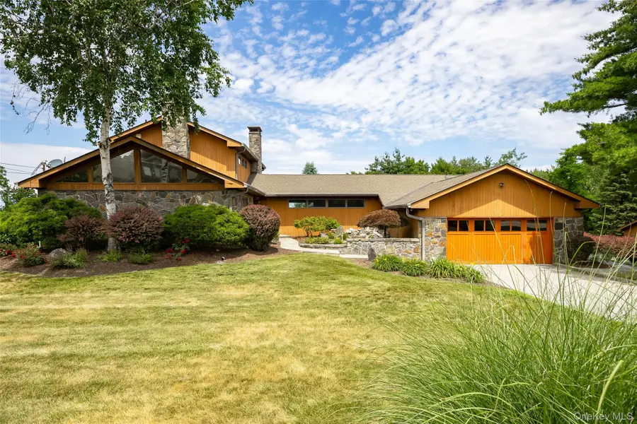 11 Potters Lane, Lagrangeville, NY 12540 - #2