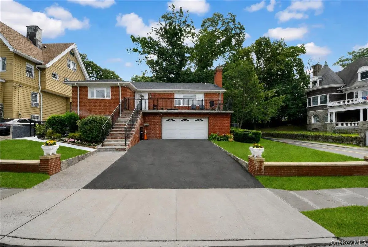 238 Van Cortlandt Park Avenue, Yonkers, NY 10705 - #1