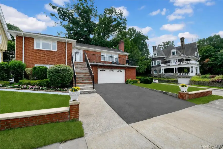 238 Van Cortlandt Park Avenue, Yonkers, NY 10705 - #2