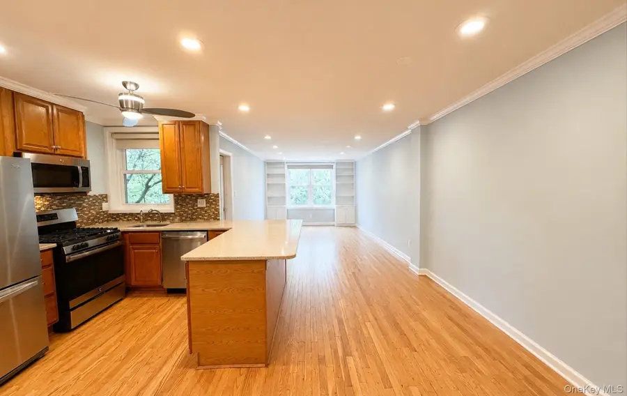 42-30 Douglaston Parkway #5L, Douglaston, NY 11363 - #3