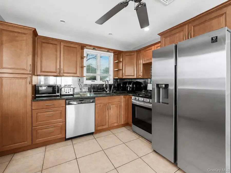 301 W 22nd Street, Deer Park, NY 11729 - #3