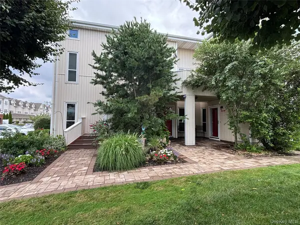 31 Anchor Street #U, Freeport, NY 11520