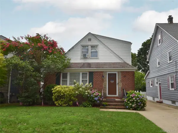67 Iris Avenue, Floral Park, NY 11001
