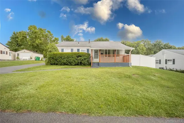 32 Peter Cooper Drive, Poughkeepsie, NY 12601