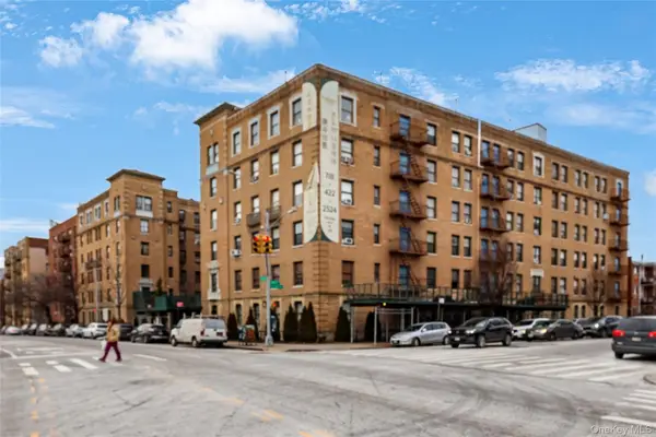14809 Northern Boulevard #5J, Flushing, NY 11354