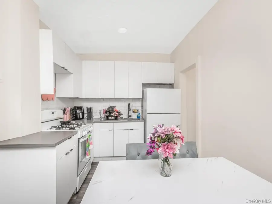 865 E 215th Street, Bronx, NY 10467 - #3