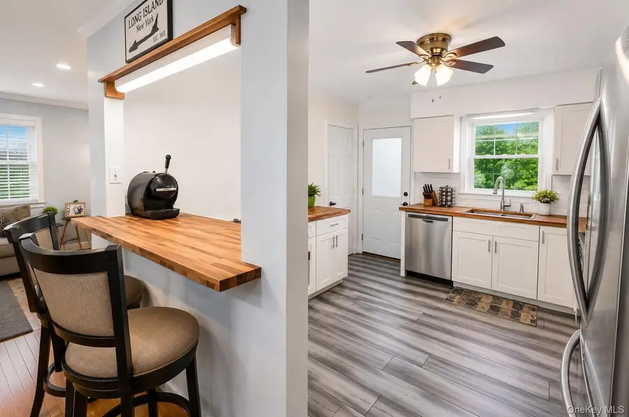189 N Railroad Avenue, Babylon, NY 11702 - #3