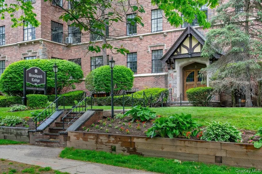 2 Westchester Ave #3N, White Plains, NY 10601 - #2