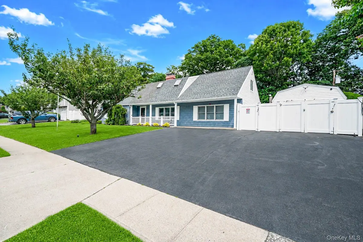 5 Horseshoe Drive, Holbrook, NY 11741 - #1