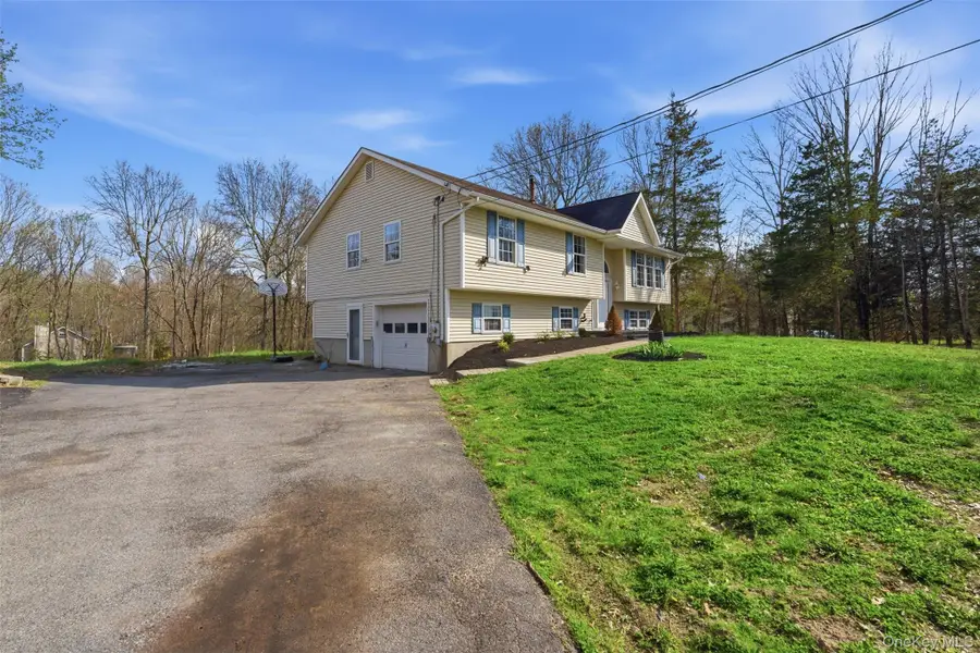 600 Twin Arch Road, Rock Tavern, NY 12575 - #2