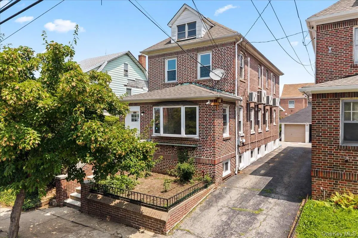 4084 Seton Avenue, Bronx, NY 10466 - #1