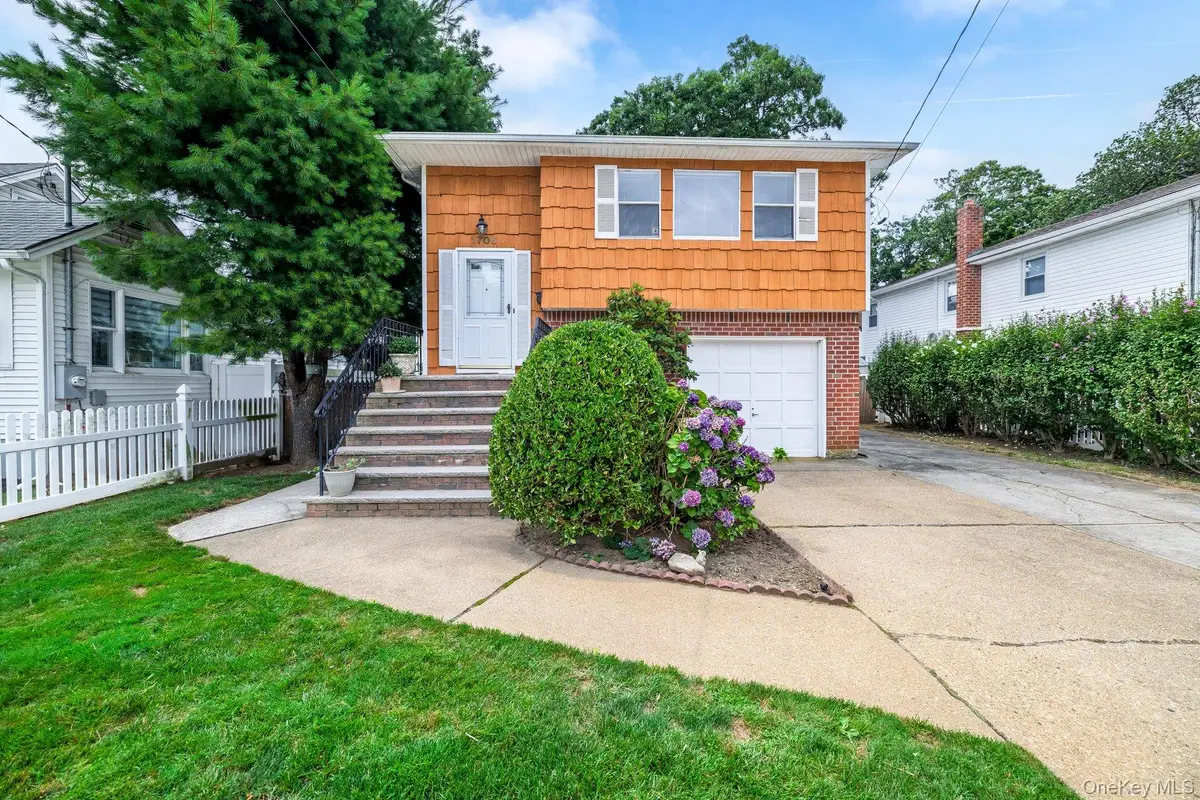 1706 Washington Drive, Merrick, NY 11566 - #1