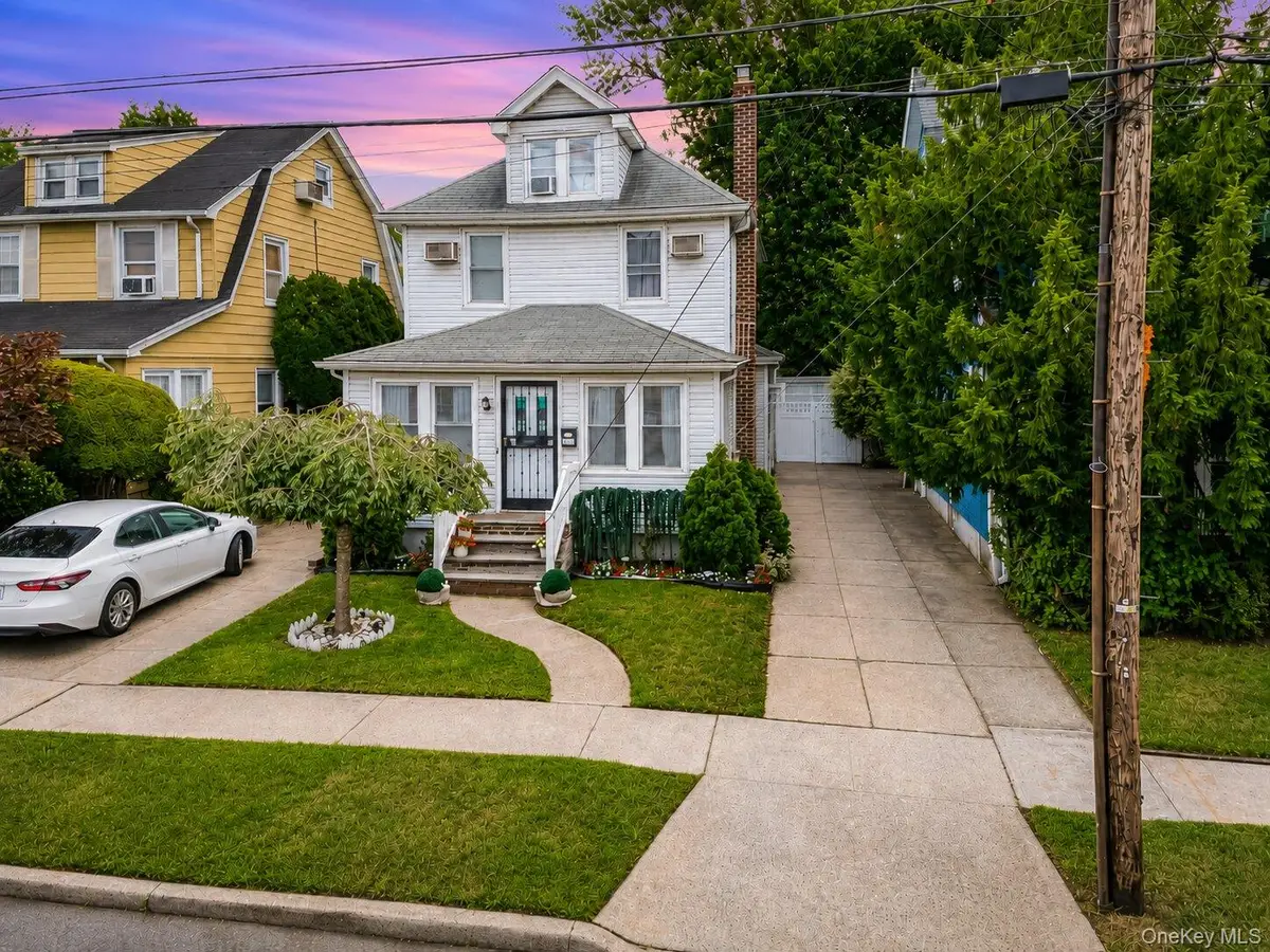 258-10 87th Road, Floral Park, NY 11001 - #1