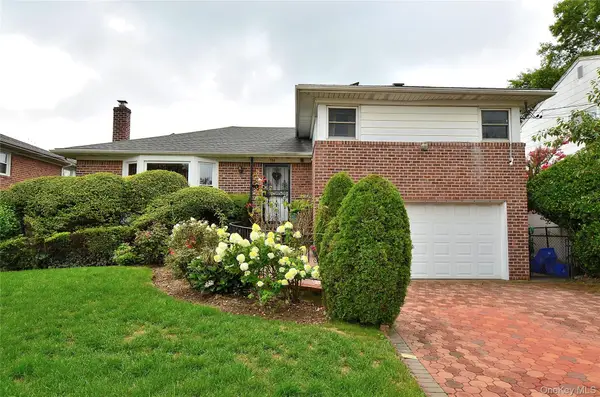 786 E Carl Avenue, Baldwin, NY 11510