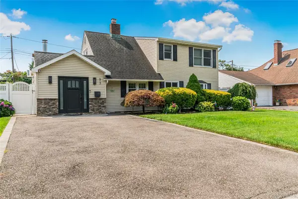 93 Duckpond Drive N, Wantagh, NY 11793