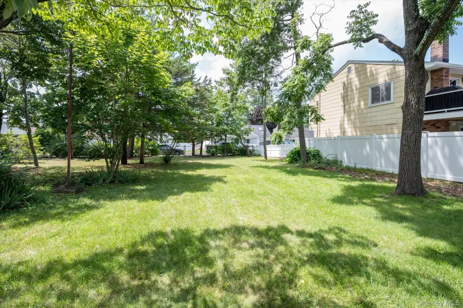 Moore Place, Melville, NY 11747 - #2