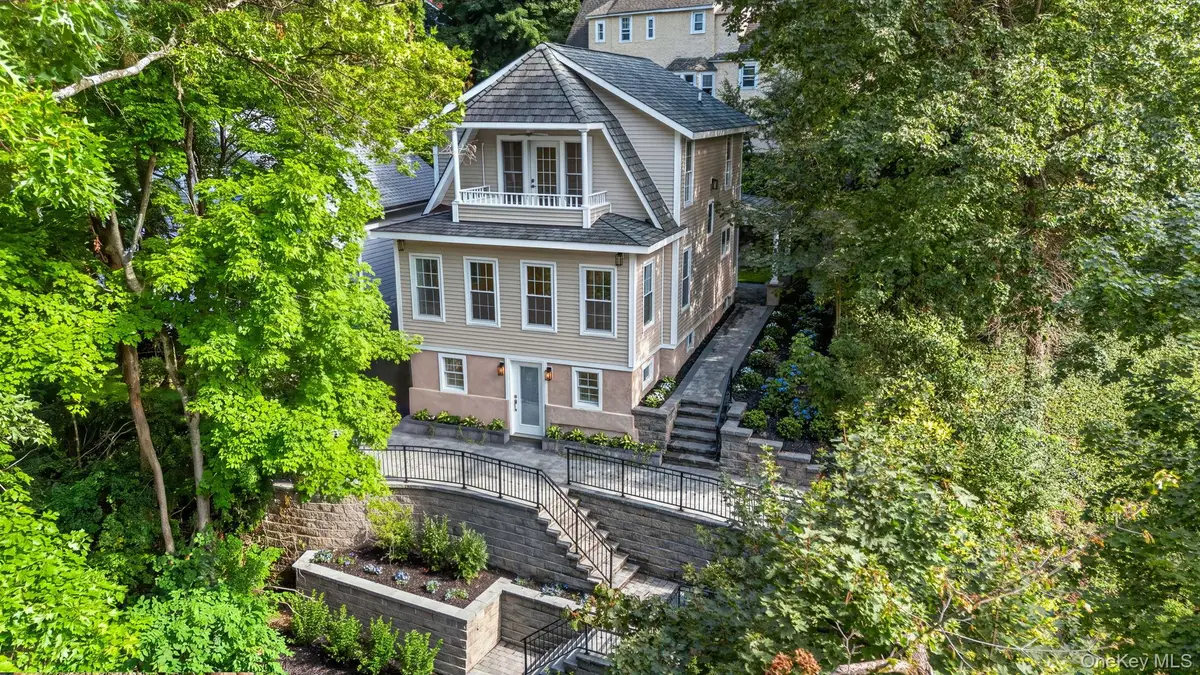 111 Altamont Avenue, Sea Cliff, NY 11579 - #1