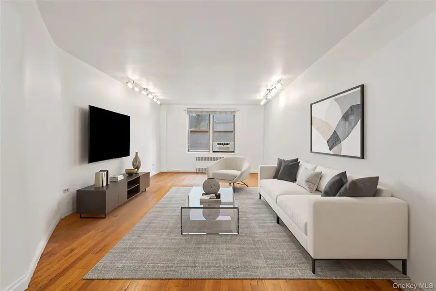 67-25 Clyde Street #2G, Forest Hills, NY 11375 - #3