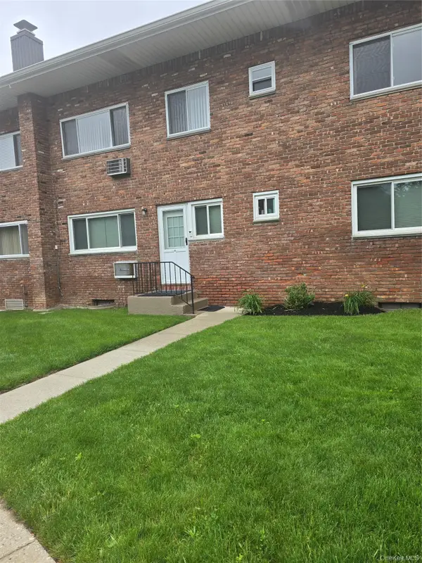 355 Route 111 #19, Smithtown, NY 11787