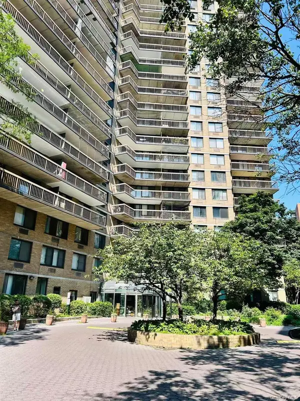 138-35 Elder Ave. #unit 9DA, Flushing, NY 11355