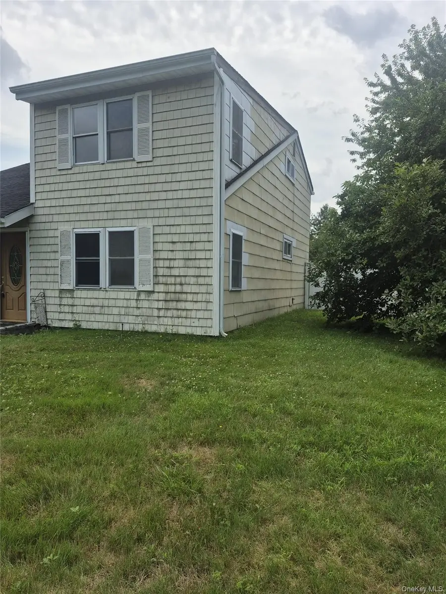 2 Wendy Road, Coram, NY 11727 - #2