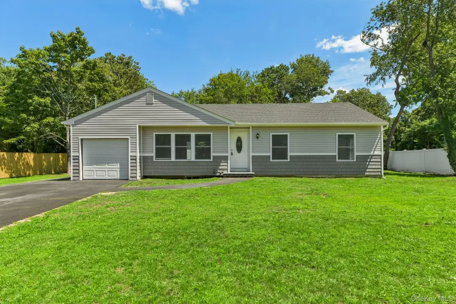 957 Bellmore Avenue, Central Islip, NY 11722 - #3