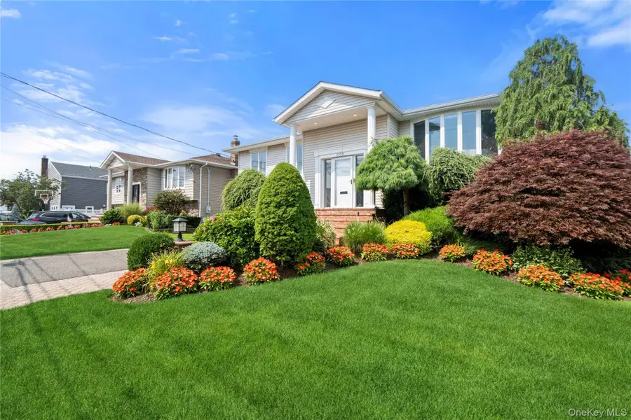 3105 Clubhouse Road, Merrick, NY 11566 - #2