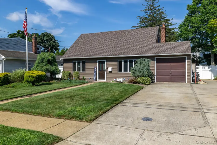 2100 North Drive, Seaford, NY 11783 - #2