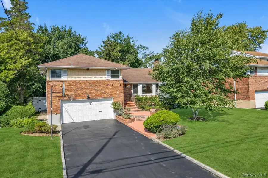 902 Preston Road, East Meadow, NY 11554 - #3