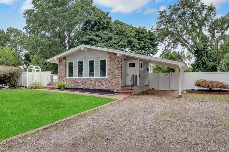 47 Hayrick Lane, Commack, NY 11725 - #3