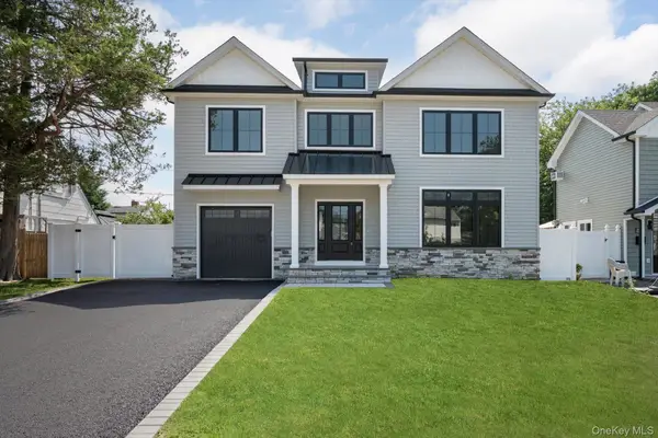 11 Forest Lane, Westbury, NY 11590
