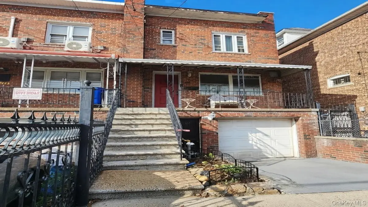 725 E 230th Street, Bronx, NY 10466 - #1