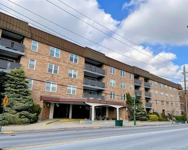 360 Central Avenue #415, Lawrence, NY 11559