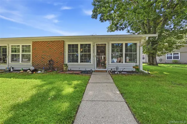 232 Blackpool Court #F, Ridge, NY 11961