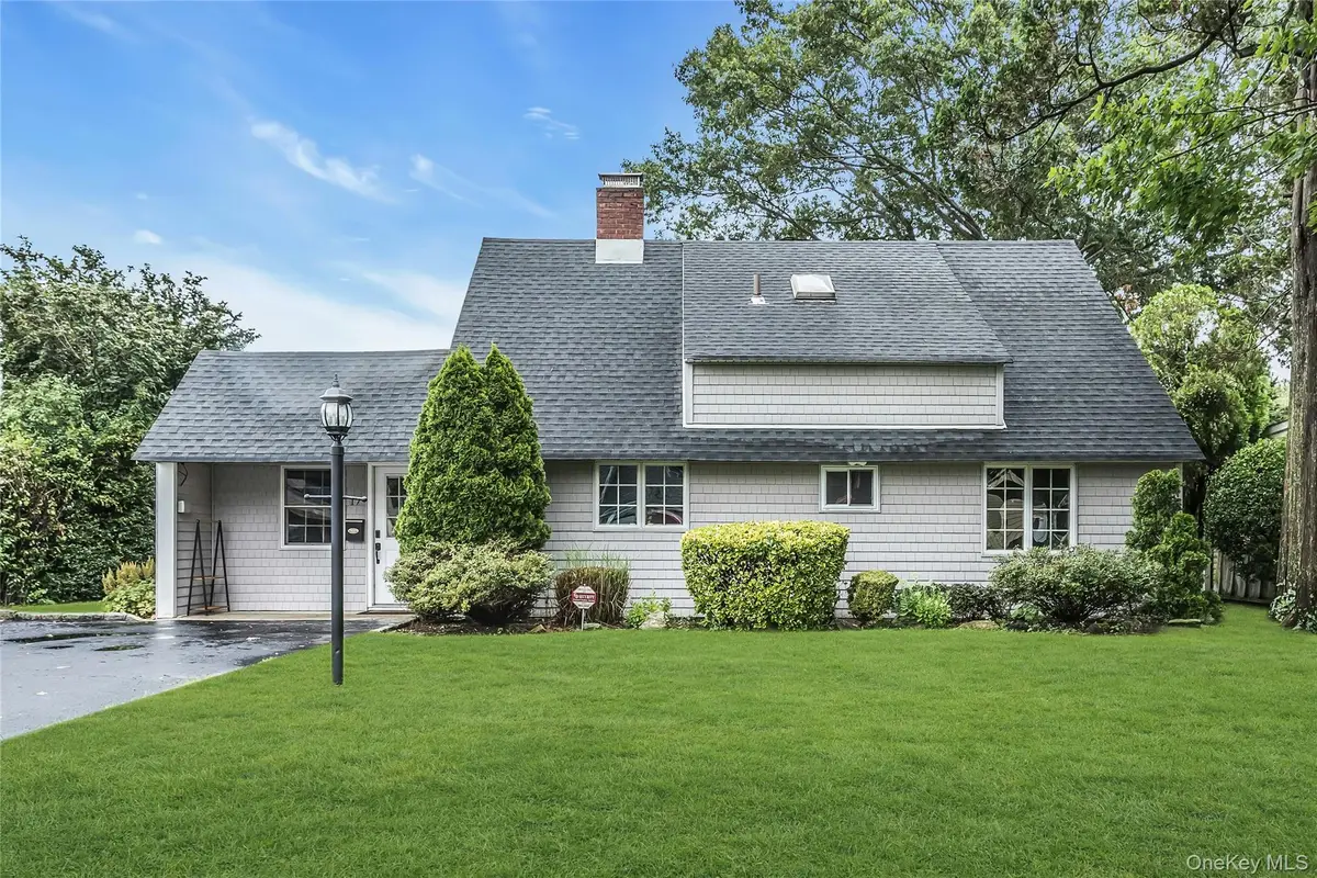 17 Giant Lane, Levittown, NY 11756 - #1
