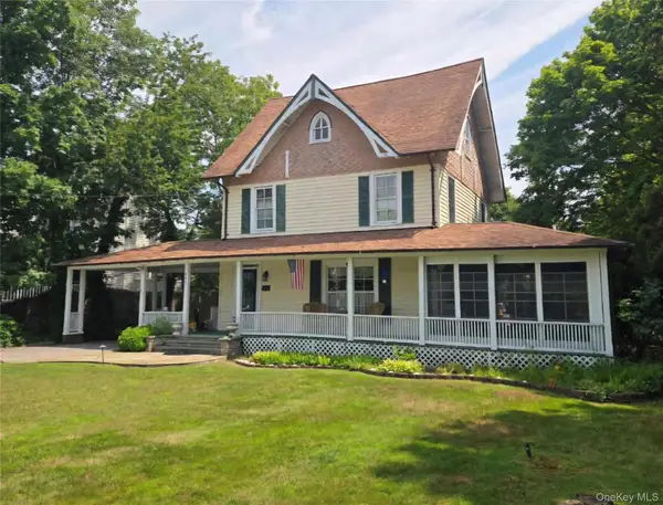 263 Candee Avenue, Sayville, NY 11782