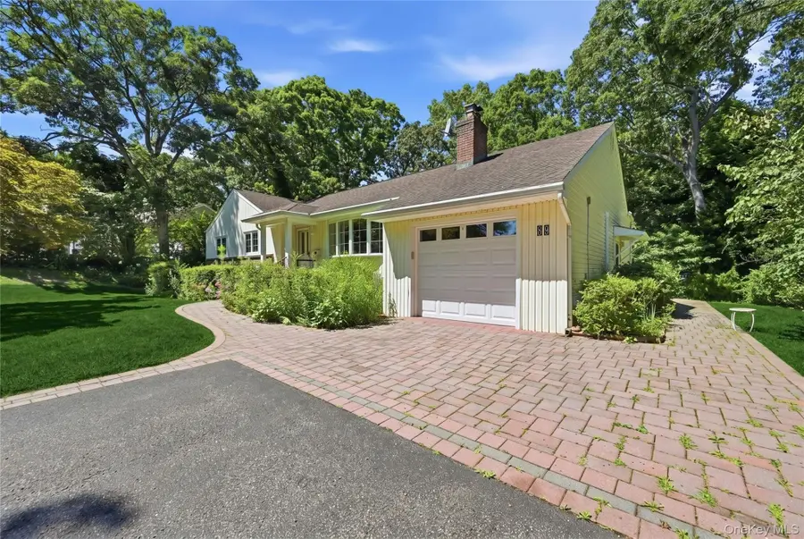 89 Burton Lane, Commack, NY 11725 - #2