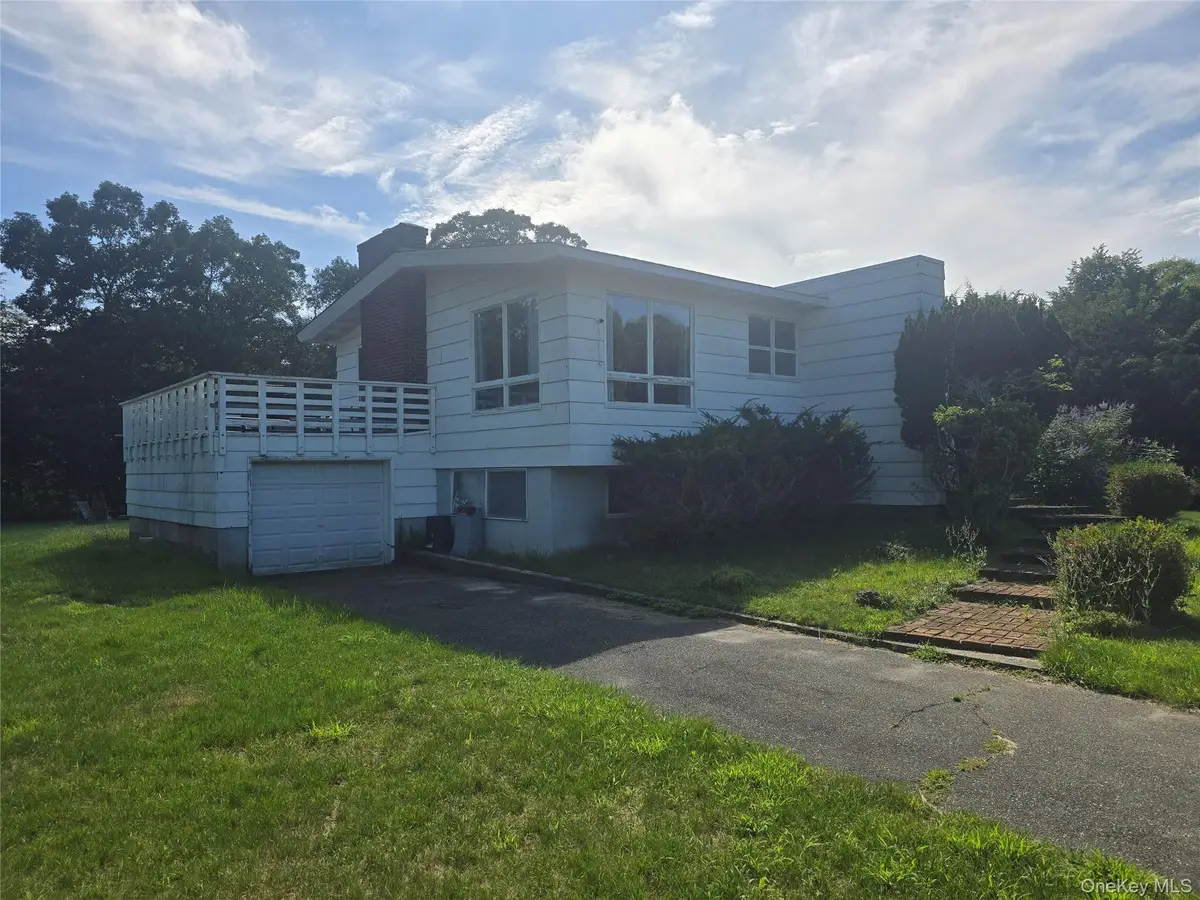 14 Walker Court, East Quogue, NY 11942 - #1