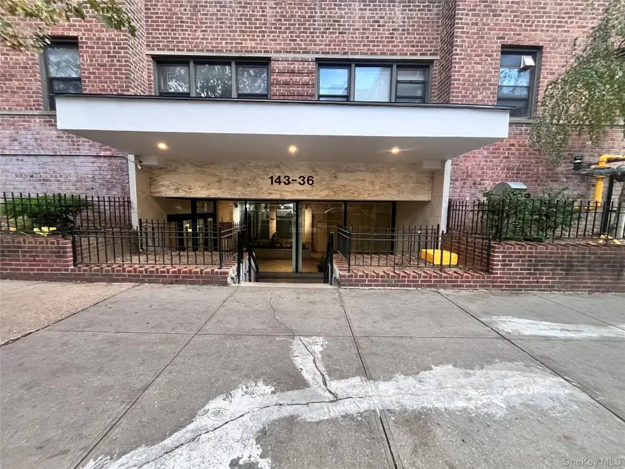 143-36 Barclay Ave #6C, Flushing, NY 11355 - #3
