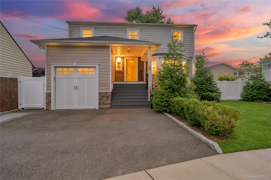 4 Wilshire Court, Freeport, NY 11520 - #2
