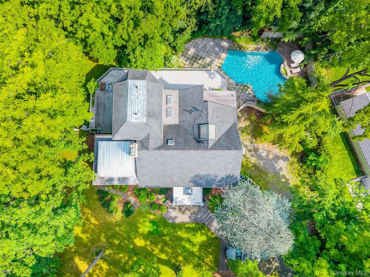 6 The Maples, Roslyn Estates, NY 11576 - #1
