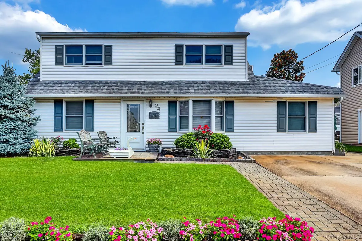 24 Seaton Street, Massapequa, NY 11758 - #1