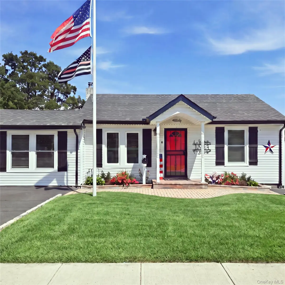 1363 Manatuck Boulevard, Bay Shore, NY 11706 - #1
