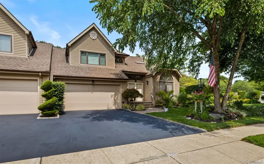 7 Julia Circle, Dix Hills, NY 11746 - #3