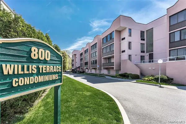 800 Willis Avenue #105, Albertson, NY 11507