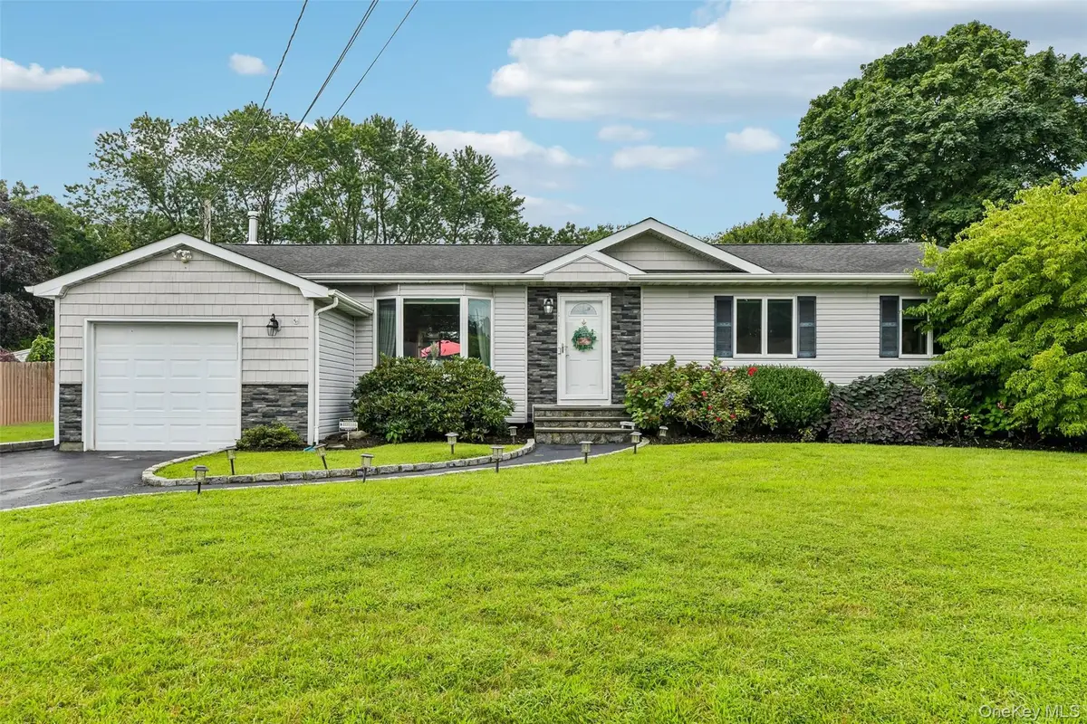 38 Nathan Drive, Bohemia, NY 11716 - #1