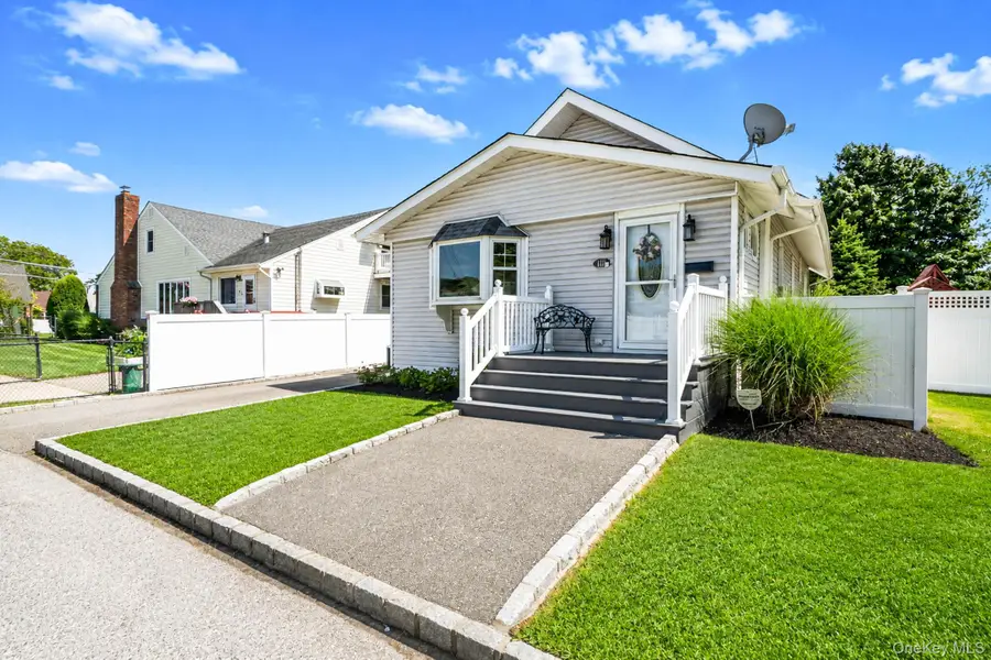 111 Liberty Avenue, Lindenhurst, NY 11757 - #3