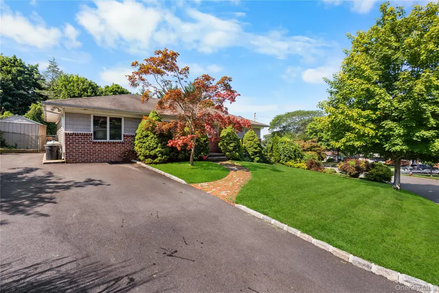 23 Charmian Street, Huntington Station, NY 11746 - #2