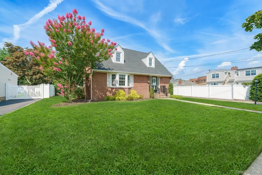 228 Van Cott Avenue, Farmingdale, NY 11735 - #3