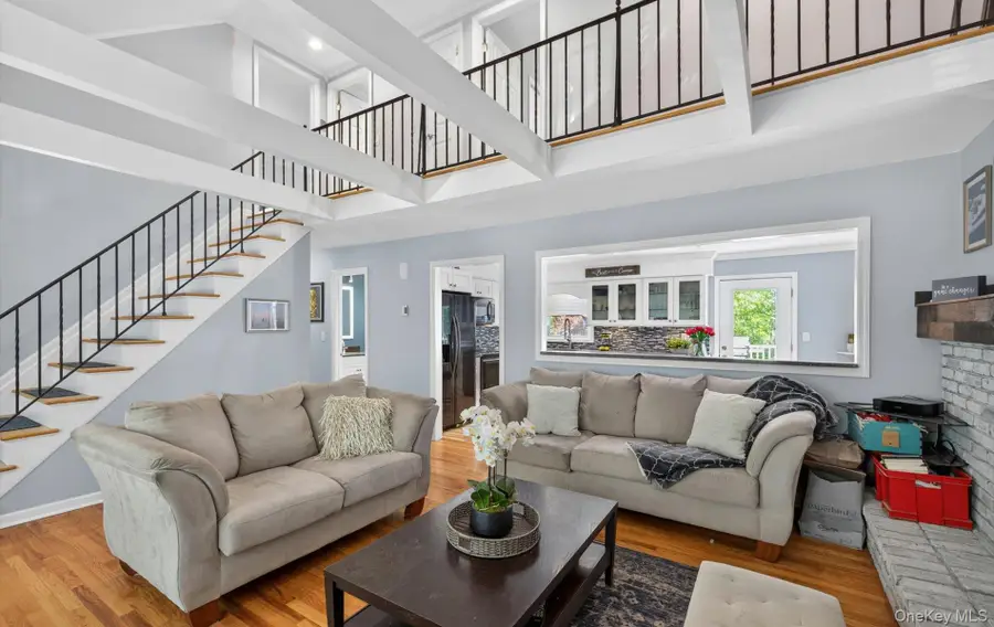 15 Bergen Court, Huntington Station, NY 11746 - #3